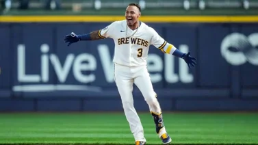 Bravos adquieren a Orlando Arcia de Cerveceros