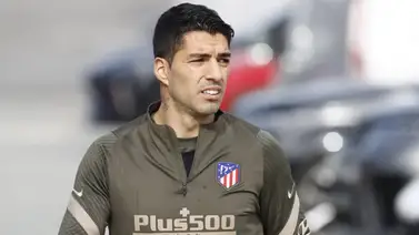 Luis Suárez sufre una lesión muscular en la pierna izquierda Luis Suárez sufre una lesión muscular en la pierna izquierda