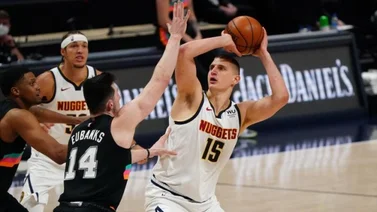 Jokic, 25 puntos y séptimo triunfo de Nuggets; Campazzo, titular