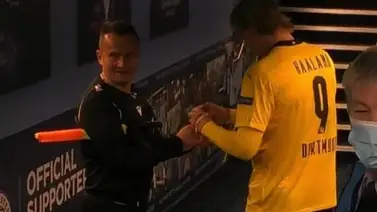 Rumanía sanciona al árbitro que le pidió un autógrafo a Haaland Rumanía sanciona al árbitro que le pidió un autógrafo a Haaland