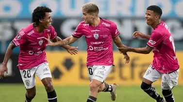 Un doblete del argentino Ortiz apea al Gremio de la Libertadores Un doblete del argentino Ortiz apea al Gremio de la Libertadores