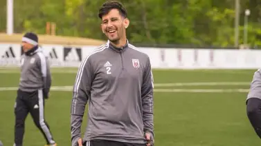 El zaguero Jorge Luna trabaja fuerte en las practicas de los Red Wolves de Tennessee El zaguero Jorge Luna trabaja fuerte en las practicas de los Red Wolves de Tennessee