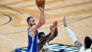 Curry, con 41 puntos, y Green, triple-doble, dan triunfo a Warriors