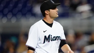 Brinson y Anderson la botaron para guiar a Marlins sobre Cascabeles