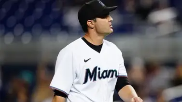 Brinson y Anderson la botaron para guiar a Marlins sobre Cascabeles Brinson y Anderson la botaron para guiar a Marlins sobre Cascabeles