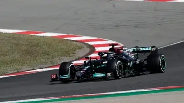 Los Mercedes dominan los segundos entrenamientos libres Los Mercedes dominan los segundos entrenamientos libres