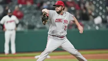 Miley logra el 4to juego sin hit en la campaña; Rojos ganan Miley logra el 4to juego sin hit en la campaña; Rojos ganan