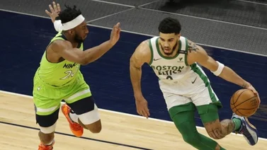 Celtics triunfa sin su equipo completo
