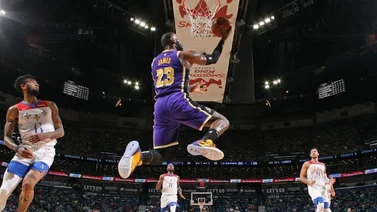 James da triunfo a Lakers en final de temporada, pero no evita play-in