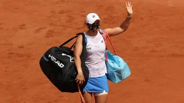 Barty, la número uno, se retira lesionada en segunda ronda de Roland Garros