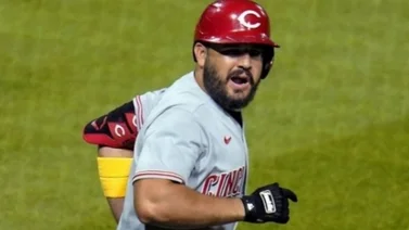 Eugenio remolca dos y Cincinnati deja rojo a Milwaukee