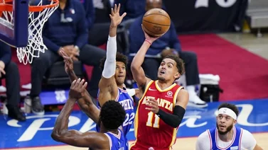 Trae Young y Hawks remontan 26 puntos y están a un triunfo de finales