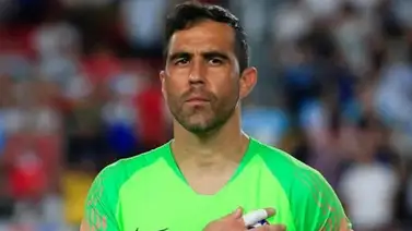 Claudio Bravo afirma que Chile cometió un error y asume las consecuencias Claudio Bravo afirma que Chile cometió un error y asume las consecuencias