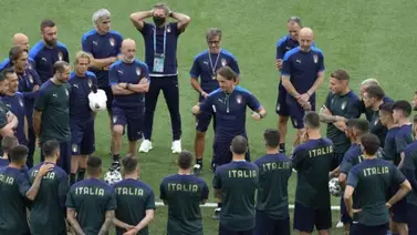 Italia se une a Bélgica e hincará la rodilla contra el racismo en cuartos Italia se une a Bélgica e hincará la rodilla contra el racismo en cuartos