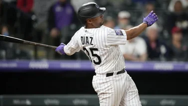 Díaz pega jonrón decisivo en el noveno y ganan los Rockies