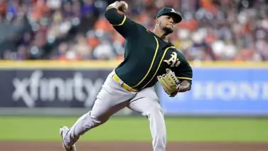 2-1. El dominicano Montas gana duelo a McCullers y Oakland rompe mala racha 2-1. El dominicano Montas gana duelo a McCullers y Oakland rompe mala racha