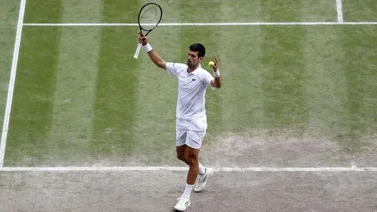Djokovic tras ganar su sexto Wimbledon: "Nadal y Federer son los que me han hecho llegar aquí"