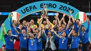 Italia encuentra la gloria en los penaltis Italia encuentra la gloria en los penaltis