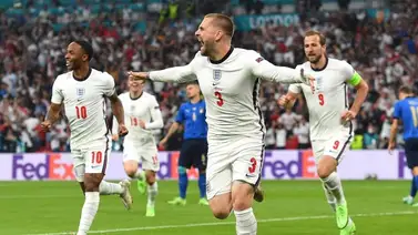Shaw marca el gol más rápido en una final de Eurocopa Shaw marca el gol más rápido en una final de Eurocopa
