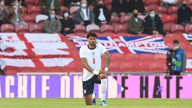 Críticas del jugador inglés Tyrone Mings a ministra por respuesta al racismo
