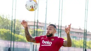 Primer entrenamiento de Depay con el Barcelona Primer entrenamiento de Depay con el Barcelona