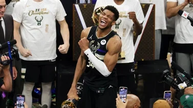 Antetokounmpo toca el cielo de la NBA: "Nunca pensé que estaría aquí"