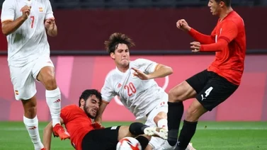 Pinchazo de España en el debut