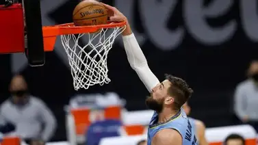 Los Grizzlies negocian con los Pelicans la salida de Valanciunas por Adams y Bledsoe Los Grizzlies negocian con los Pelicans la salida de Valanciunas por Adams y Bledsoe