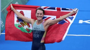 Bermudas celebra su primera medalla de oro olímpica por parte de Flora Duffy