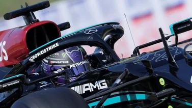 Bottas, por delante de Hamilton y Max en el calor húngaro