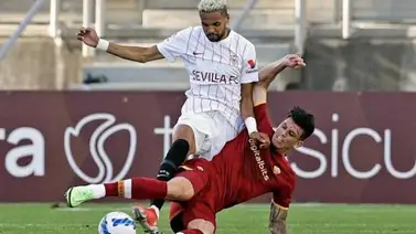 Accidentado empate entre el Sevilla y el AS Roma de Mourinho Accidentado empate entre el Sevilla y el AS Roma de Mourinho