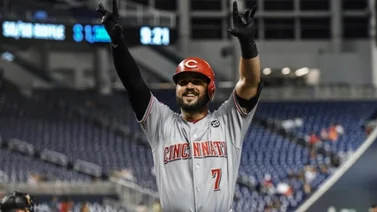Fuerza de Eugenio Suárez no tarda en volver pero los Rojos se quedan cortos  (+Video)