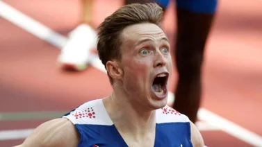 Warholm eclipsa los oros de Elaine Thompson y Duplantis