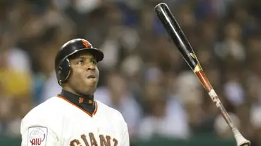 Este es uno de los récords de Barry Bonds que él mismo pulverizó rápidamente Este es uno de los récords de Barry Bonds que él mismo pulverizó rápidamente