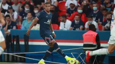 Los ultras pitan a Mbappé antes de marcar y asistir Los ultras pitan a Mbappé antes de marcar y asistir