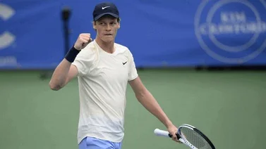 El italiano Jannik Sinner se regala un triunfo ante Delbonis en su cumpleaños