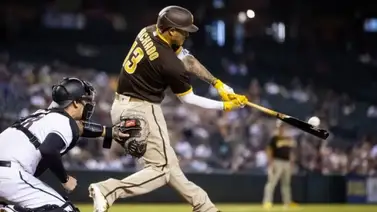 Machado jonronea y permite a Padres seguir en la lucha por los playoffs Machado jonronea y permite a Padres seguir en la lucha por los playoffs