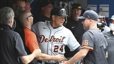 Miguel Cabrera a dejar atrás a Sam Crawford