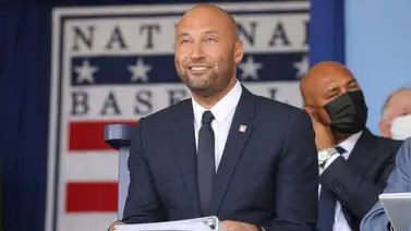 Derek Jeter hace mención al único escritor que no le votó para el Salón de la Fama Derek Jeter hace mención al único escritor que no le votó para el Salón de la Fama