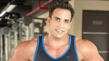 Modelo venezolano Omar Riera se prepara para ir al  Men Physque