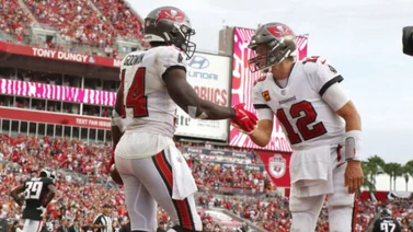 Brady amplía racha ganadora de Buccaneers en exhibición ante Falcons
