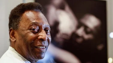 Pelé animado desde el hospital: Pedaleando así, pronto vuelvo a Santos