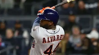 Yordan Álvarez se une a los peloteros latinos que dominan con su bate Yordan Álvarez se une a los peloteros latinos que dominan con su bate