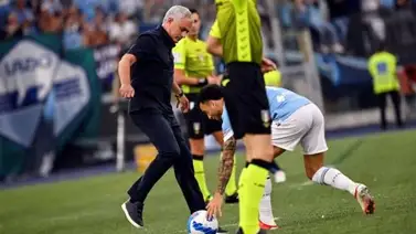 Mourinho arremete contra el arbitraje tras la derrota en el derbi Mourinho arremete contra el arbitraje tras la derrota en el derbi