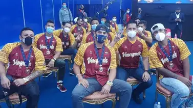 Maduro condecora a Campeones de la Copa Mundial de Beisbol Sub-23 y alaba cobertura de Meridiano TV Maduro condecora a Campeones de la Copa Mundial de Beisbol Sub-23 y alaba cobertura de Meridiano TV