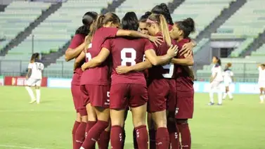 La Vinotinto Femenina nos explica cómo hacerse el autoexamen contra el cáncer de mama La Vinotinto Femenina nos explica cómo hacerse el autoexamen contra el cáncer de mama