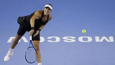 Kontaveit sorprende y derrota a Muguruza por doble 6-1