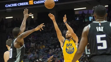 Los Warriors de Curry se mantienen invictos