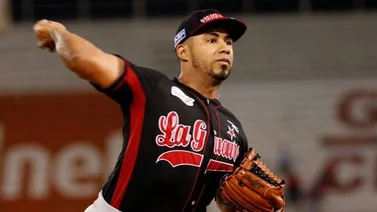 Tiburones refuerza su bullpen con un brazo de kilates: Junior Guerra