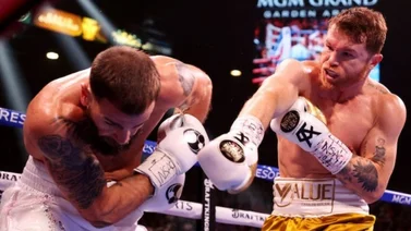 El "Canelo" y la historia: Unificados